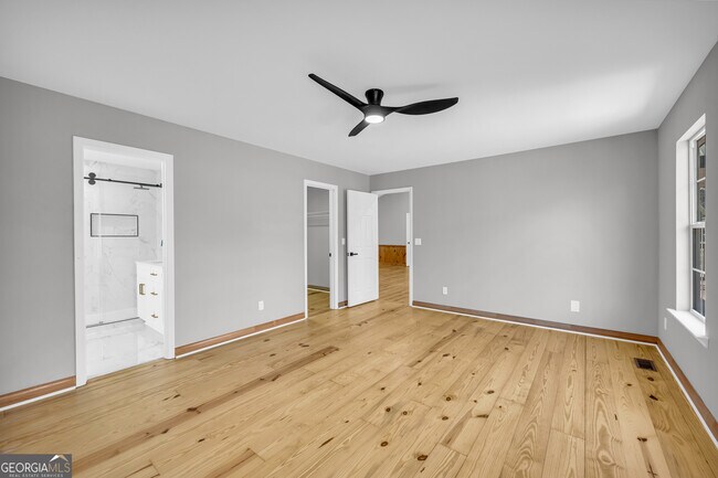 Building Photo - 106 Degrandis Ln NE