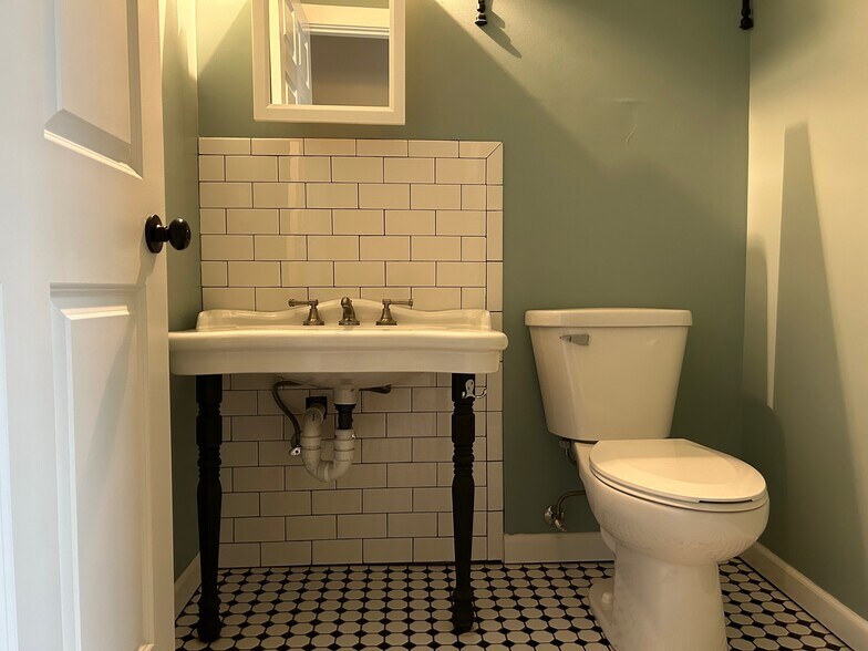 Building Photo - 801 S 4th St