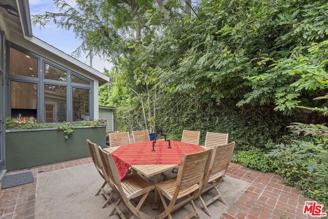 Building Photo - 354 14th St