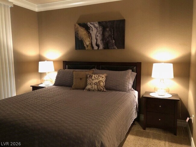 Building Photo - 220 E Flamingo Rd