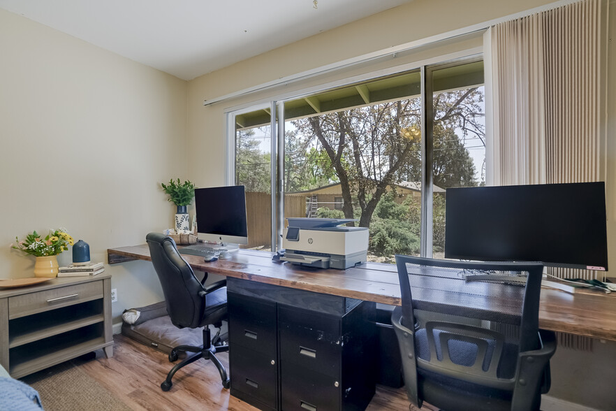 Building Photo - 1786 Autumn Dr