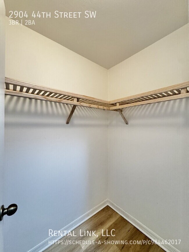 Building Photo - 2904 44th St SW