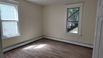 Building Photo - 673 Elm St