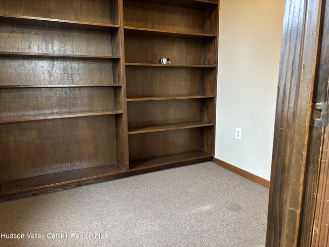 Building Photo - 261 Fair St