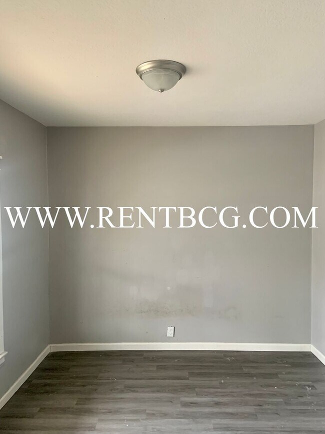 Building Photo - Check Out This 3-Bed/1-Bath Home in Bluffton!