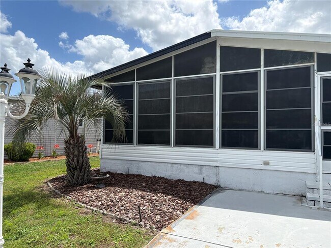 Building Photo - 2132 Sabal Palm Dr