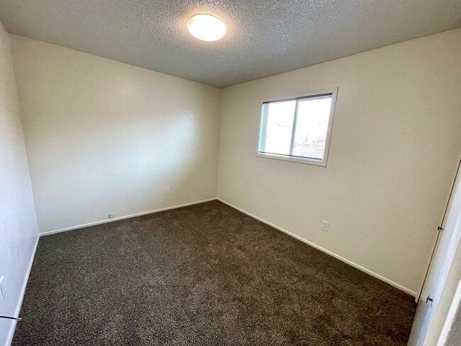 Building Photo - Cute 3 Bedroom Home in Lake Havasu City!- Available Soon!