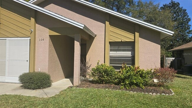 Building Photo - 1020 NE 30th Ave