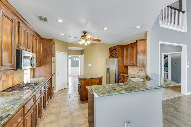 Building Photo - 7619 Limber Bough Dr