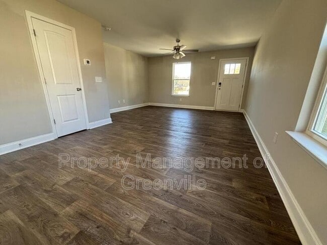 Building Photo - 121 Rubin Ave