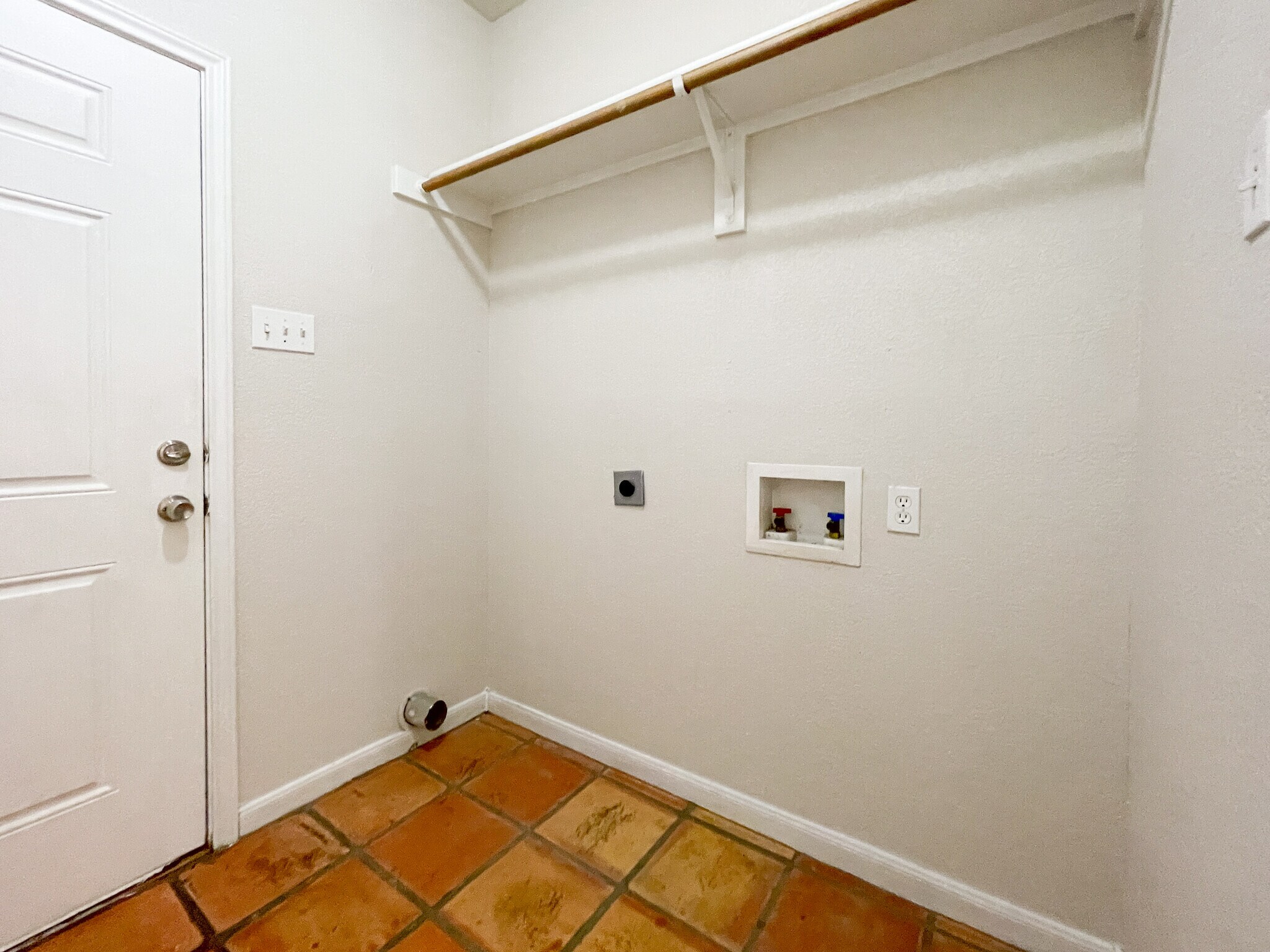 Building Photo - 506 3rd St