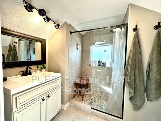 Building Photo - 5011 Miami St