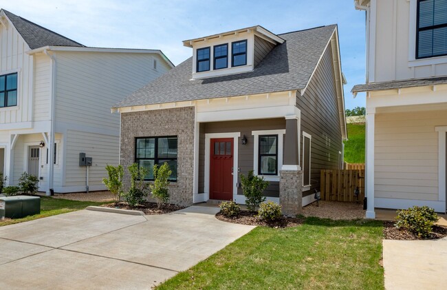 Building Photo - Spacious 2-Bedroom Home with Bonus Room