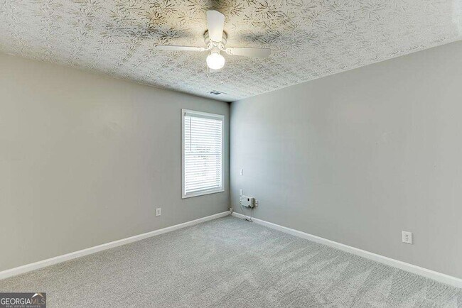 Building Photo - 678 Clairidge Elm Trail SW