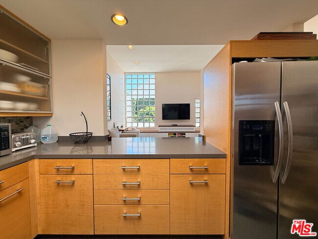 Building Photo - 2336 28th St