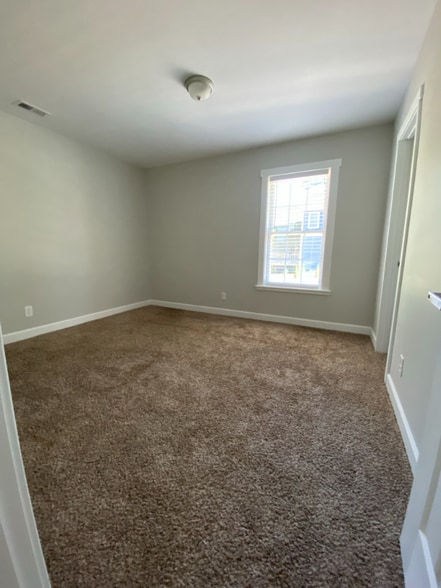 Building Photo - 220 Archdale Dr