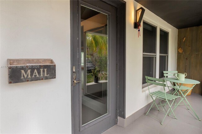 Building Photo - 1174 Garfield St