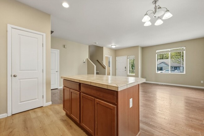 Building Photo - 4 bedrooms 2.5 baths 1826 sq.ft. Olympia School District