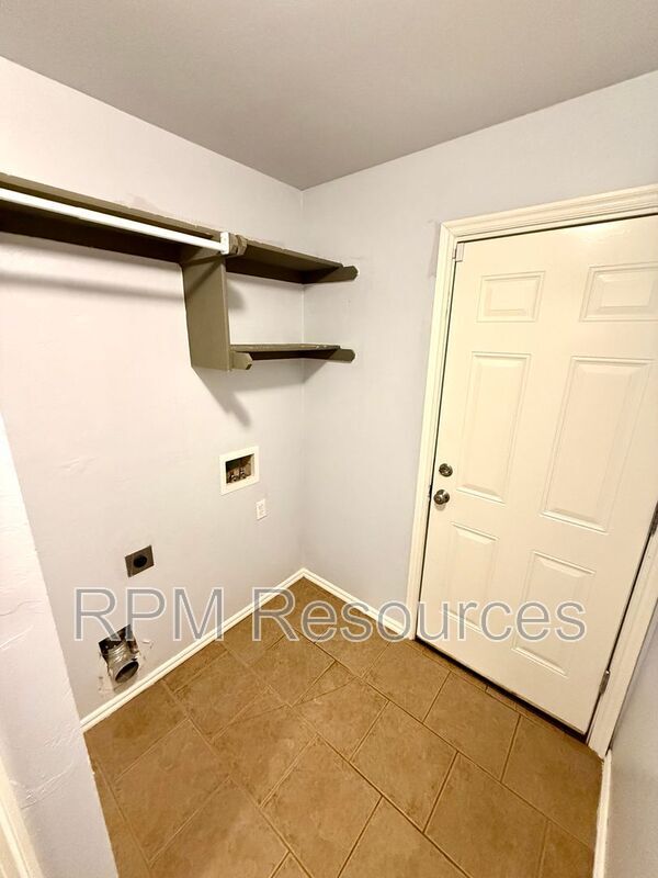 Building Photo - 520 S Castle Ridge Ln