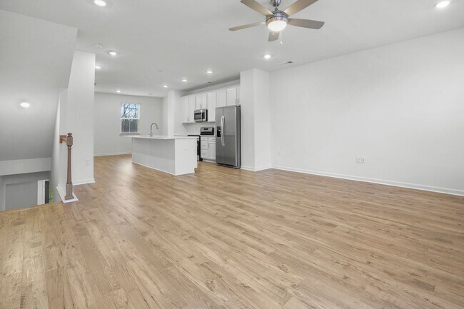 Building Photo - 466 Blair Rd