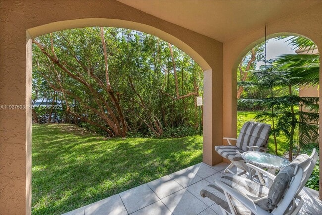 Building Photo - 19601 E Country Club Dr