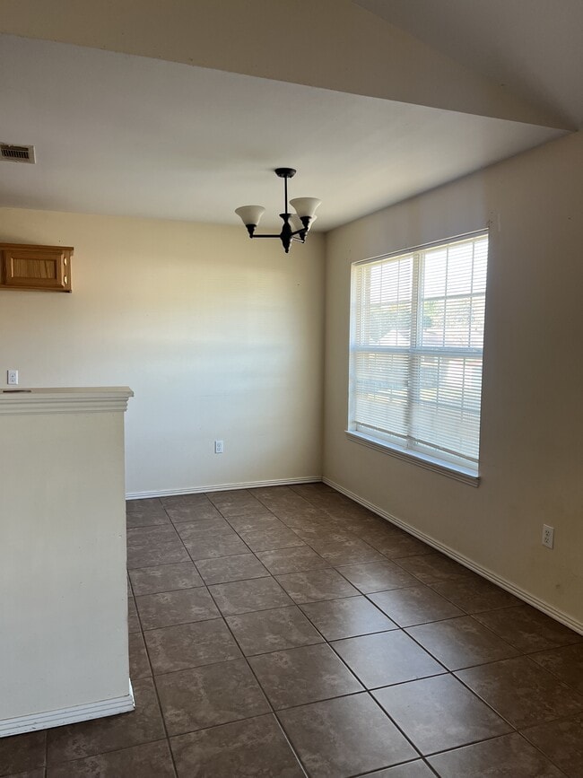 Building Photo - 2308 Devin Ln