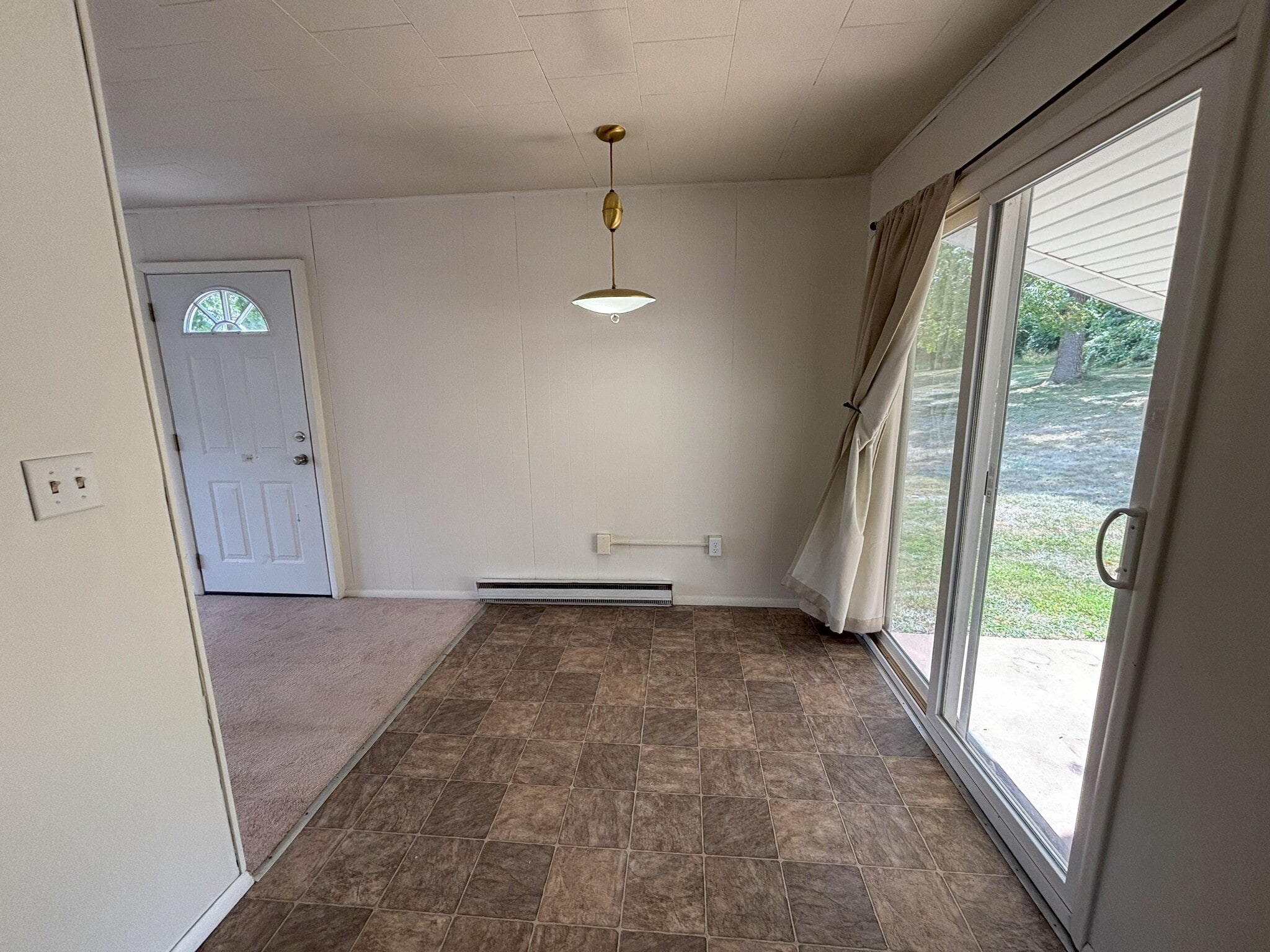 Dining Nook - 2171 Mountain View Ave