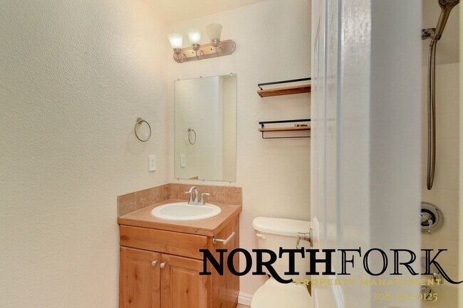 Building Photo - Fantastic Central Boise Home