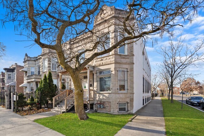 Building Photo - 1500 S Trumbull Ave