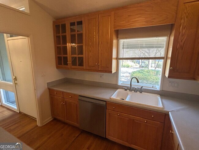 Building Photo - 180 Woodstone Dr