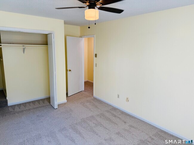 Building Photo - 64 Deerwood Ln