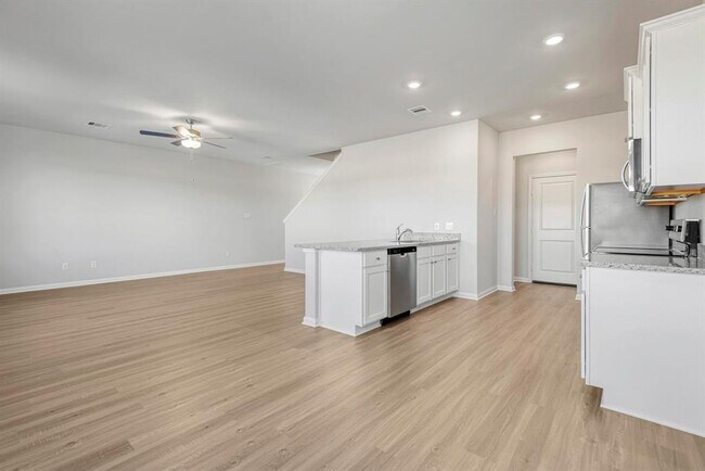 Building Photo - 8106 Sunberry Shadow Dr