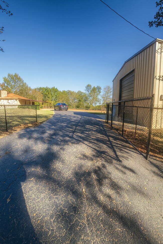 Building Photo - 953 Co Rd 2774