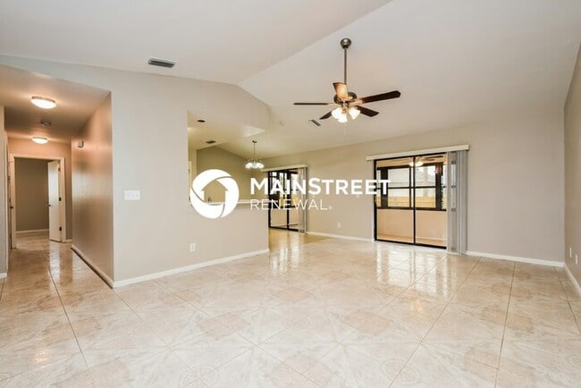 Building Photo - 3 Bedroom Pet-Friendly Home in Fort Myers,...