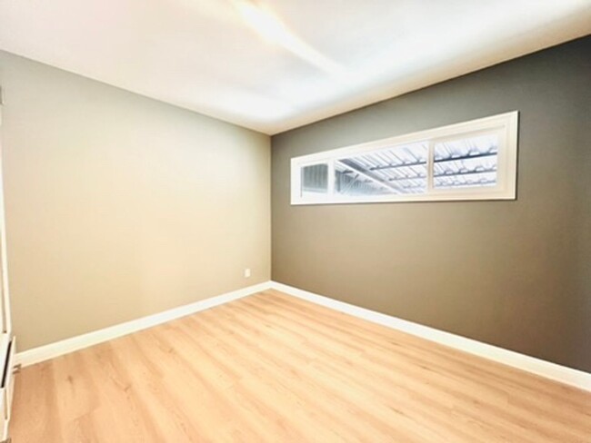 Building Photo - Stunningly Renovated 3-Bedroom, 2-Bathroom...