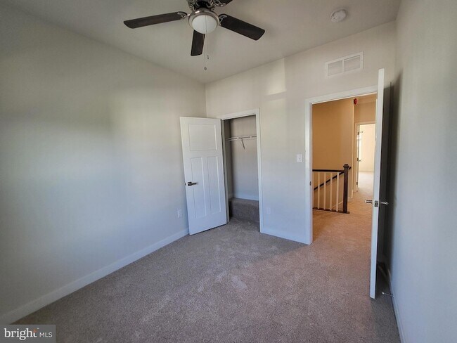 Building Photo - 430 Paperbark Sq