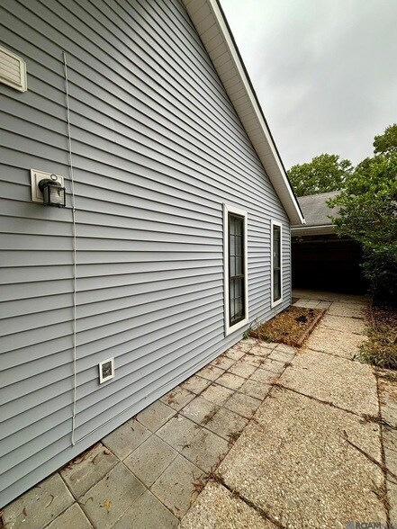 Building Photo - 5416 Heatherstone Dr