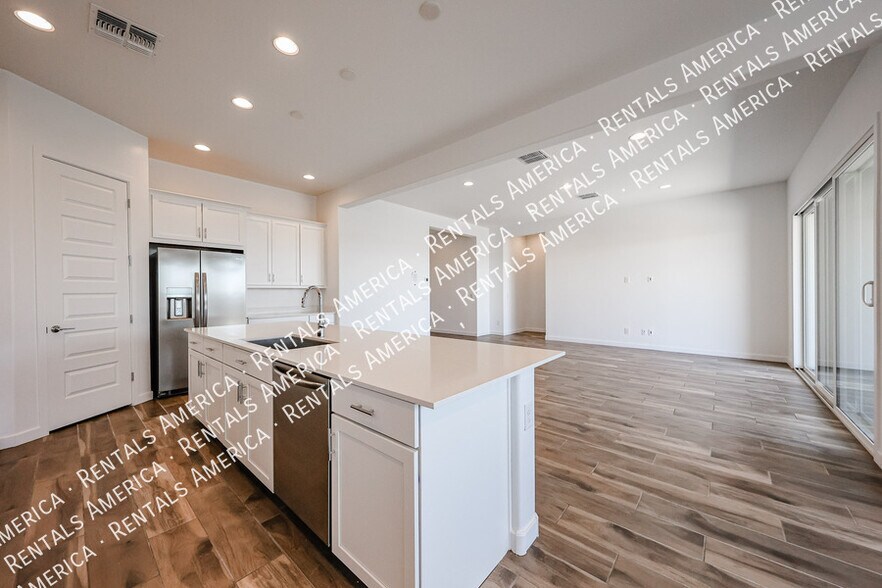 Building Photo - 23075 E Lords Wy