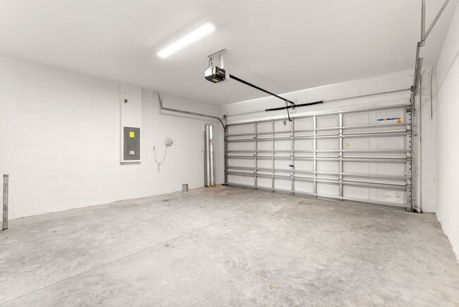 Building Photo - LIKE NEW Home For Rent in Touchstone!