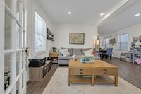 Building Photo - 632 Chase Ave