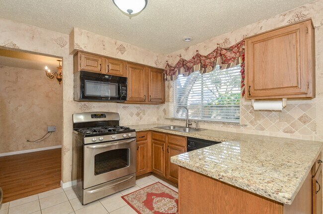 Building Photo - 8310 Hot Springs Dr