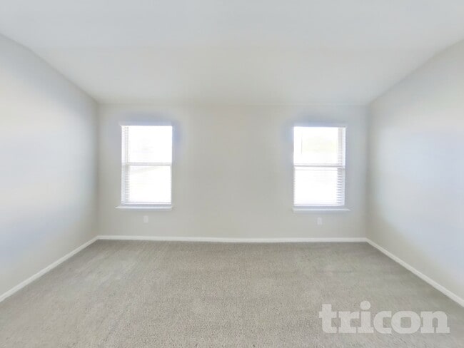 Building Photo - 8832 Ring Gold Dr