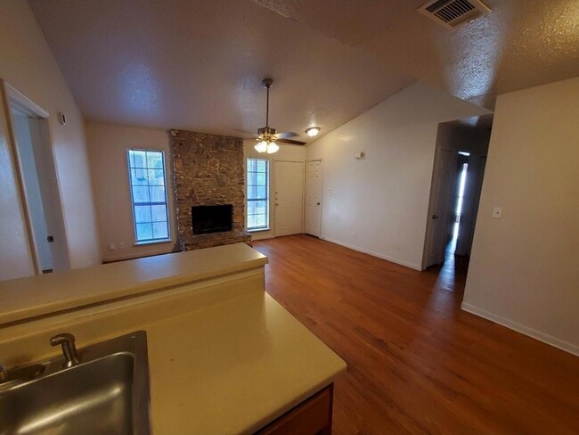 Building Photo - 1733 Horseshoe Cir