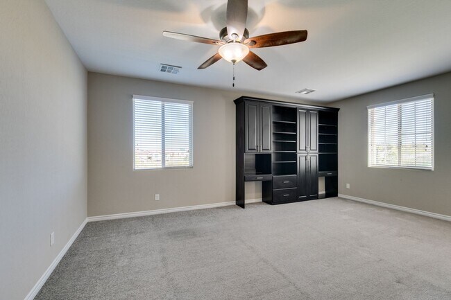 Building Photo - Beautiful Next-Gen Home with Private Entry Suite & Spacious Backyard