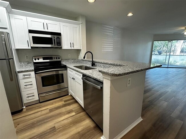 Building Photo - 4115 Chatham Oak Ct