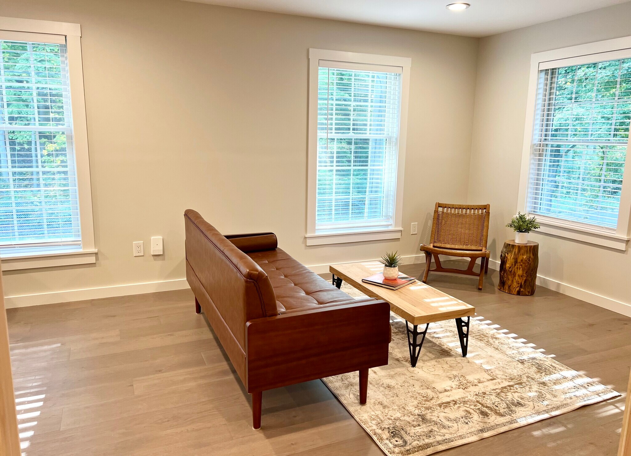 Building Photo - 179 Butternut St