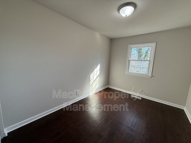 Building Photo - 534 Olde Greenwich Cir