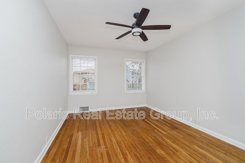 Building Photo - 3346 E Fall Creek Pkwy N Dr