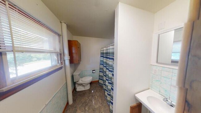 Building Photo - 312 8th St NW