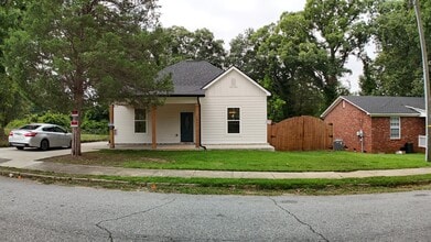 Building Photo - 501 N Center St
